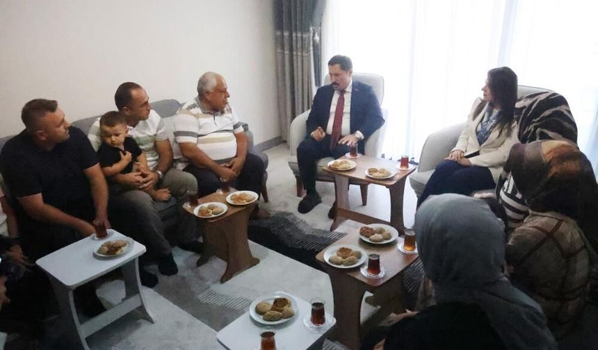 Yeni yuvalarına kavuşan ailelerin ilk misafiri Vali Masatlı oldu