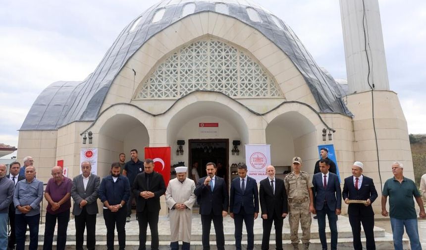 Hatay'da depremin ardından inşa edilen 136'ncı cami ibadete açıldı