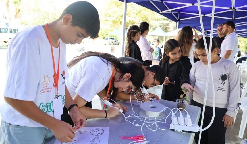 Hatay'da öğrenciler bilim şenliğinde buluştu