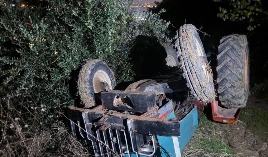 Altınözü’nde ters dönen traktörün altında kalan sürücü yaralandı